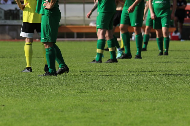 [英超]迪亚斯造点 萨拉赫主罚点球一蹴而就.